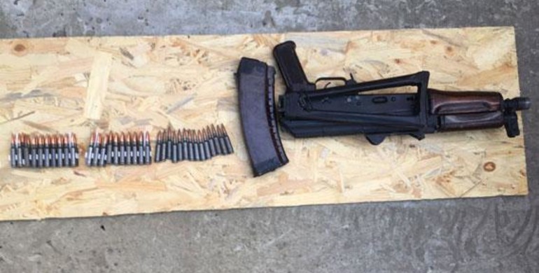 На Рівненщині поліцейські затримали торговця зброєю